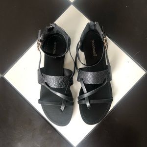 2/$40⚡️ NWT Black ‘Elettra’ Flat Sandals